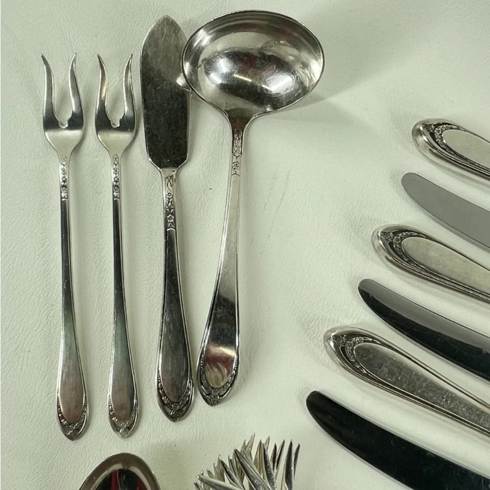 Vintage 1847 Rogers Bros IS Silverplate Flatware “Lovelace” Pattern | Mixed Lot